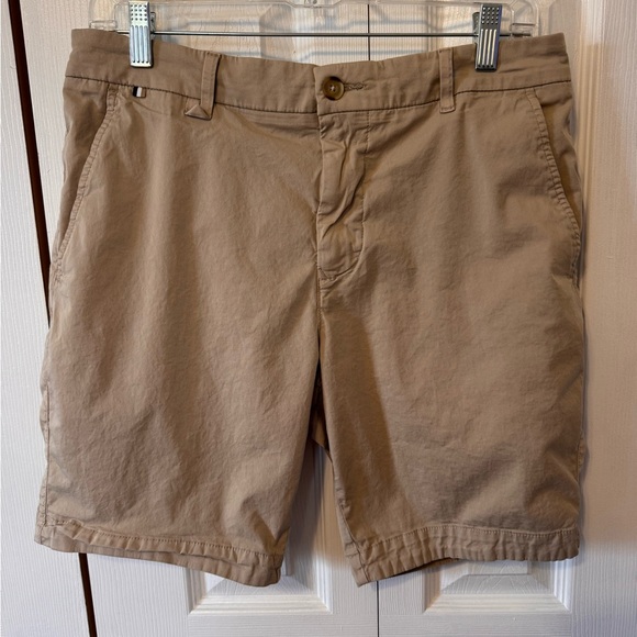 Boss Men's Classic Khaki Shorts Slice Slim Fit Size 32R 4 Pocket Button Beltloop - Picture 2 of 14